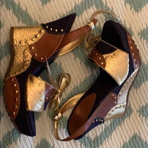 Wedged sandals
